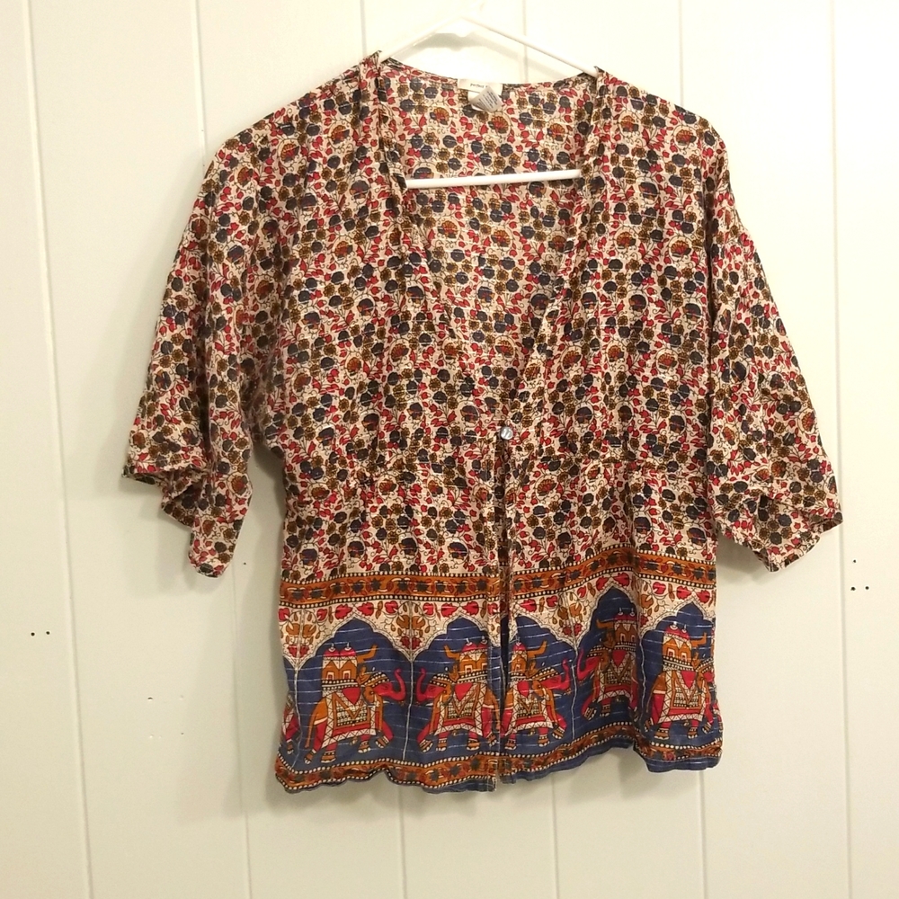 Boho cotton blouse. V-neck, open front.